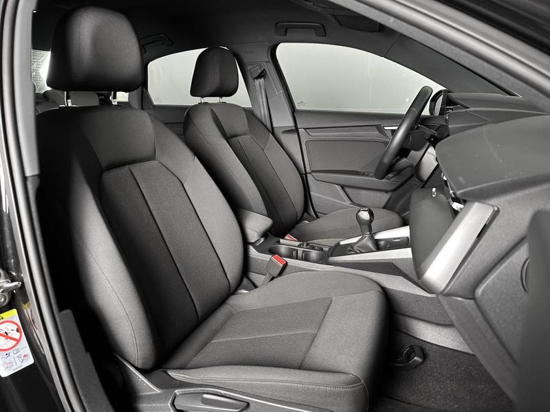 Audi A3 Berline 2.0l 30 Tdi 116ch Virtual Cockpit Carplay Gps Regul Full Led Dab 1°Main 116 Ch