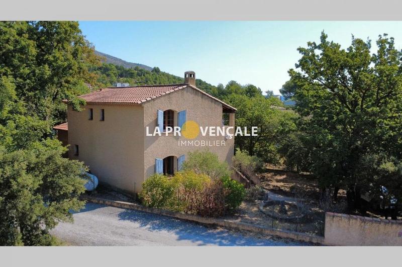 Maison traditionnelle - 141 m² - 6 pièces