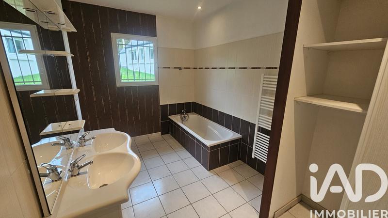 Maison - 90 m² - 5 pièces