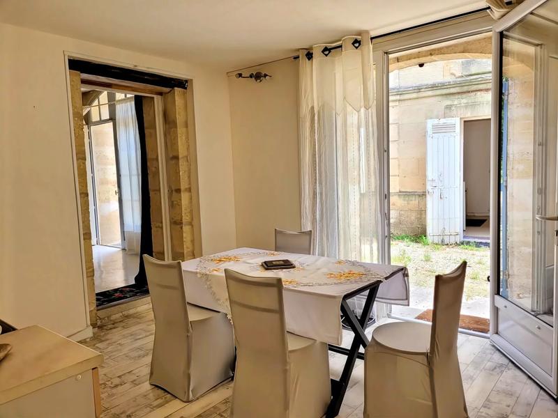 Maison - 470 m² - 18 pièces