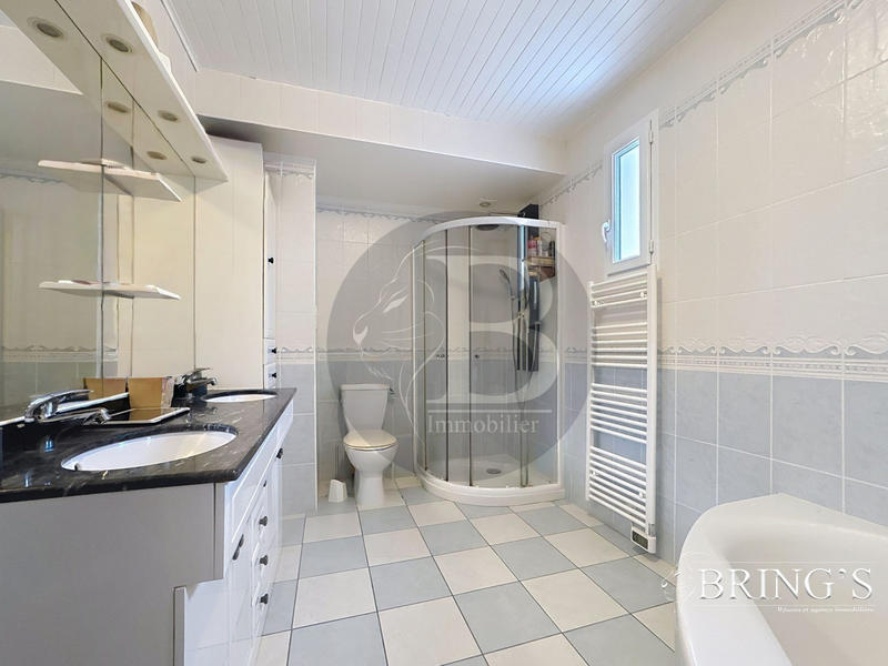 Maison - 135 m² - 7 pièces