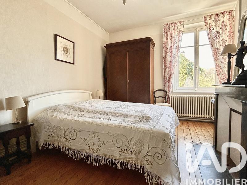 Maison - 230 m² - 8 pièces