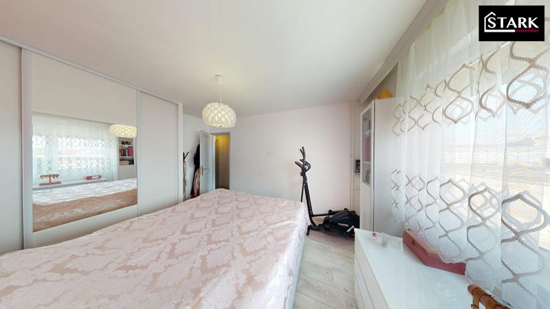 Appartement - 80 m² - 5 pièces