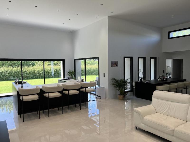 Pavillon - 183 m² - 6 pièces