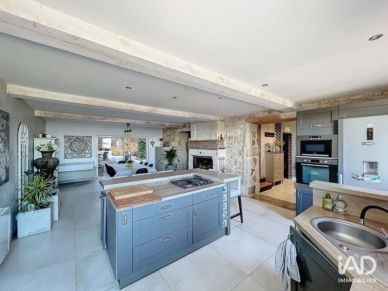 Maison - 332 m² - 6 pièces