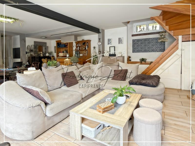 Maison - 210 m² - 5 pièces