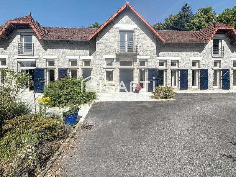 Maison - 400 m² - 9 pièces