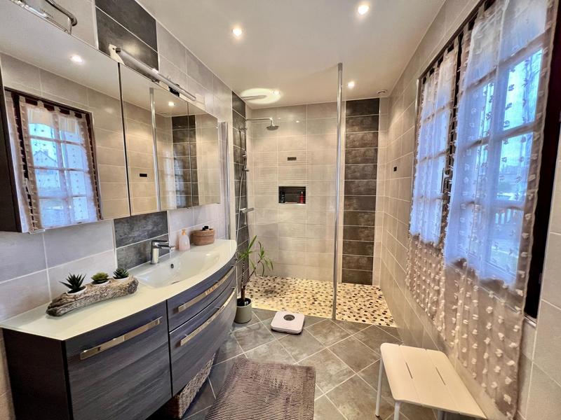 Maison - 183 m² - 6 pièces