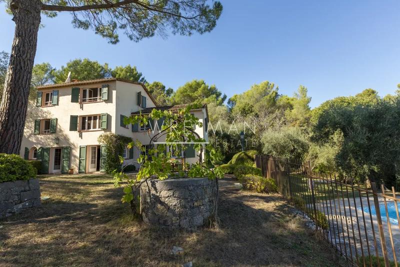 Maison - 174 m² - 7 pièces