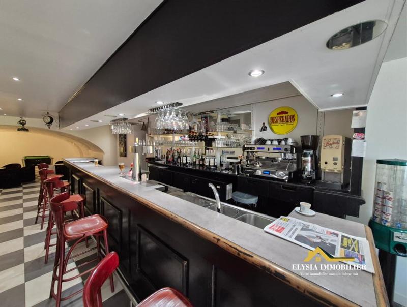 Fonds de commerce - Local commercial - 143 m²