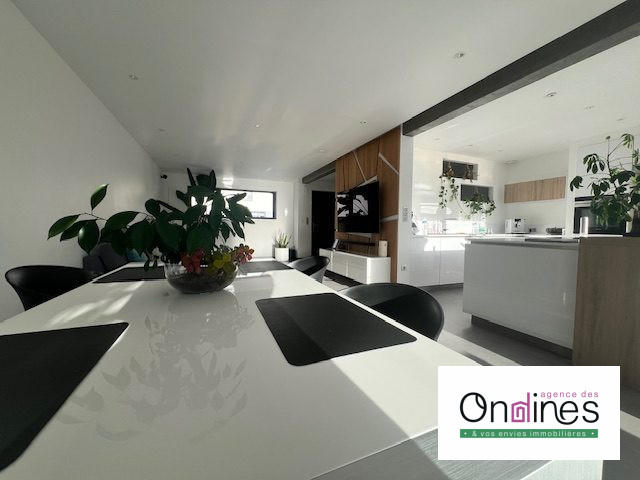 Maison - 111 m² - 5 pièces