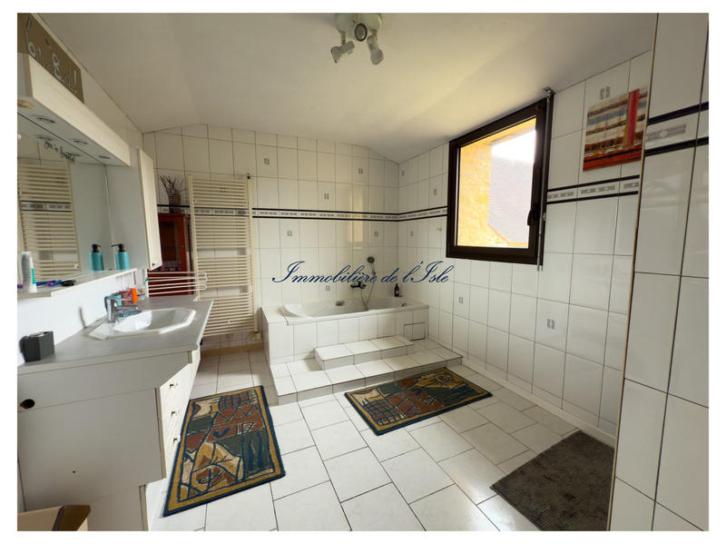 Maison - 211 m² - 10 pièces