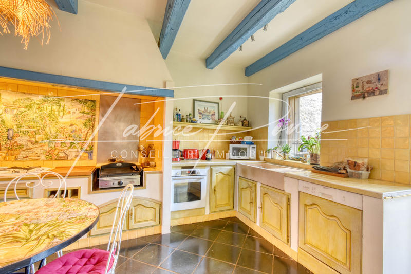 Maison - 203 m² - 7 pièces