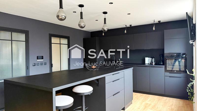 Maison - 180 m² - 9 pièces