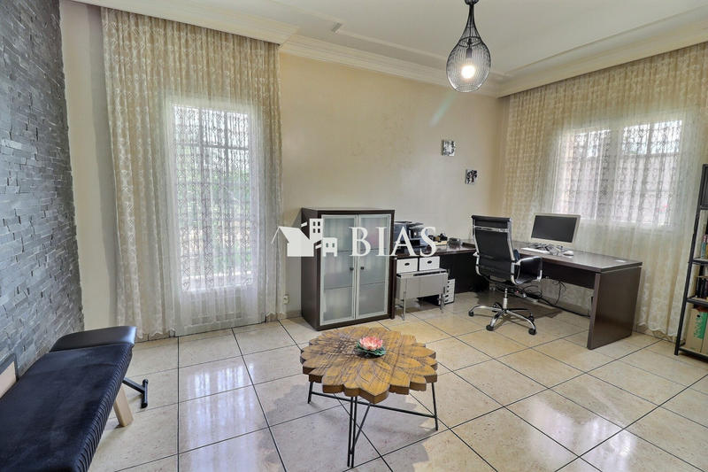 Maison - 191 m² - 8 pièces