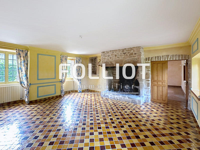 Maison - 250 m² - 8 pièces