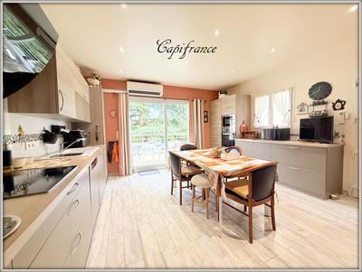 Maison - 170 m² - 9 pièces