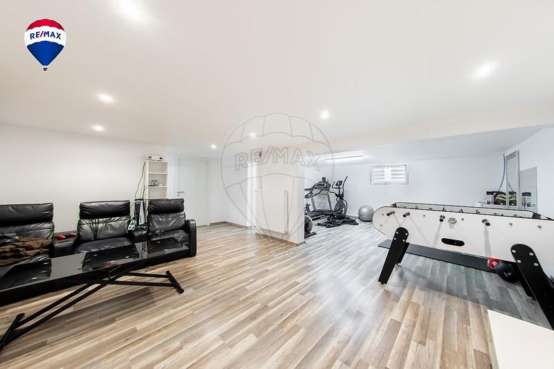 Maison - 164 m² - 7 pièces