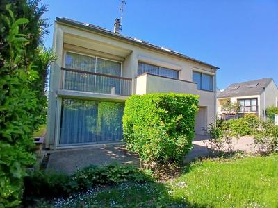 Maison - 186 m² - 7 pièces