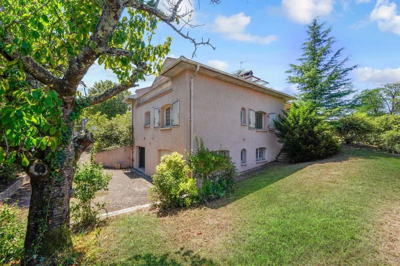 Maison - 185 m² - 7 pièces