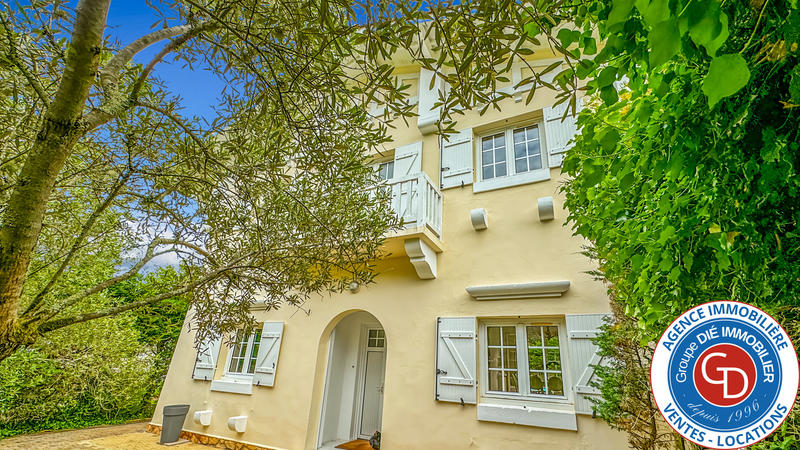 Maison - 160 m² - 6 pièces