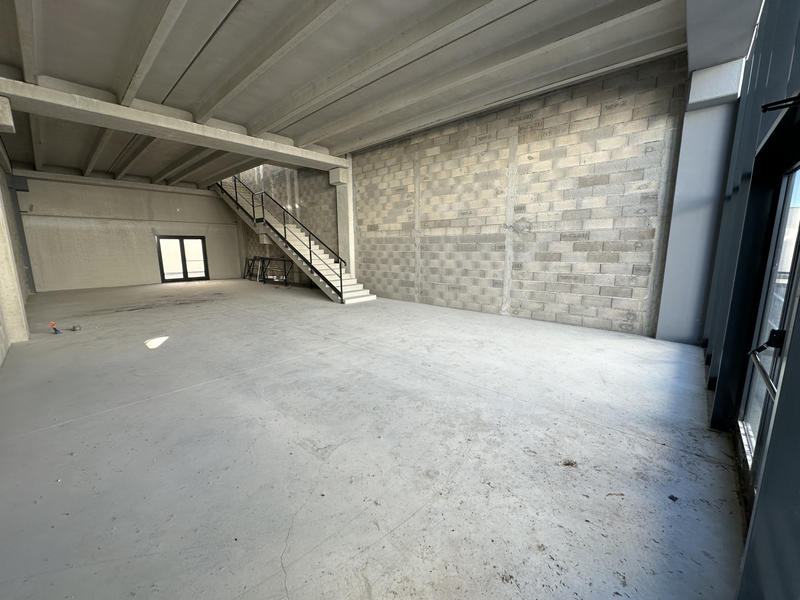 Local d'activités - 290 m²
