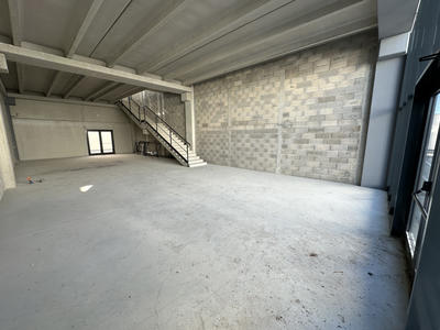 Local d'activités - 290 m²
