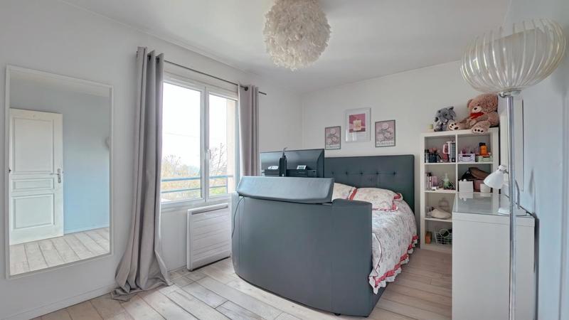 Pavillon - 235 m² - 7 pièces