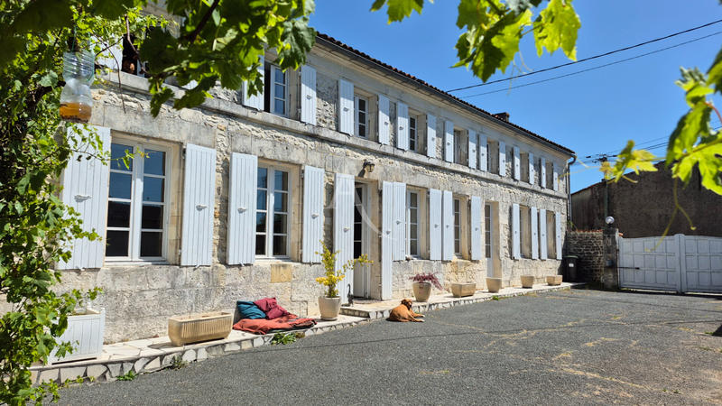 Maison - 186 m² - 5 pièces