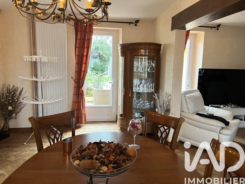 Maison - 325 m² - 13 pièces