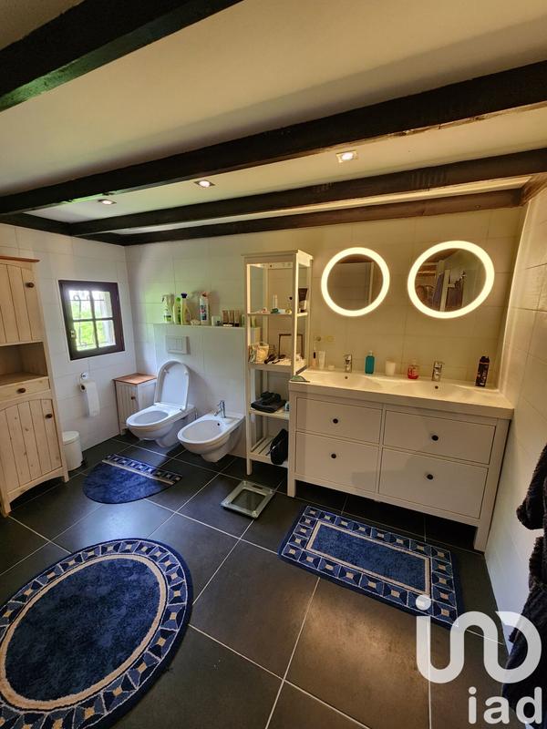 Maison - 220 m² - 5 pièces