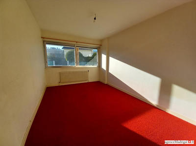 Appartement - 90 m² - 4 pièces