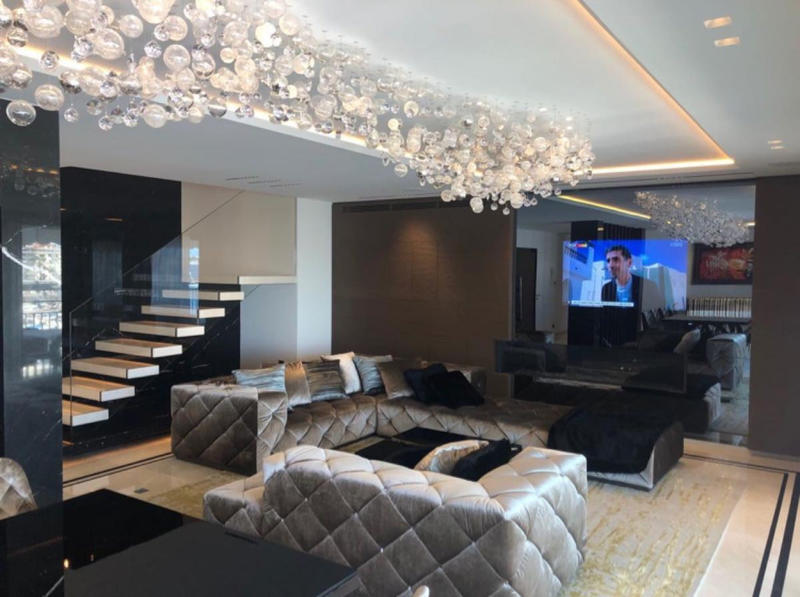 Appartement - 201 m² - 5 pièces