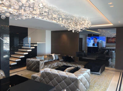 Appartement - 201 m² - 5 pièces