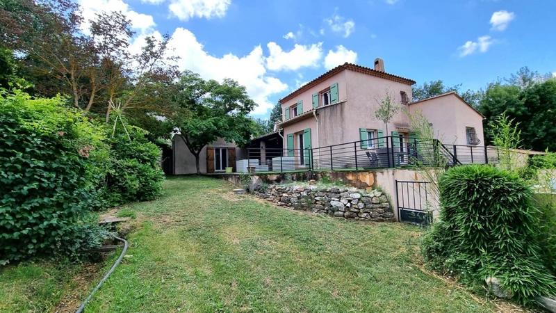 Propriété - 231 m² - 8 pièces