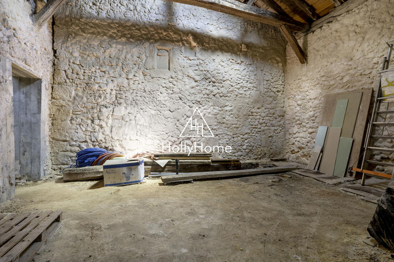 Maison - 290 m² - 8 pièces