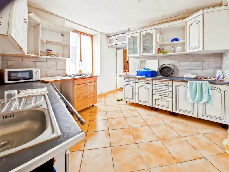 Maison - 90 m² - 5 pièces