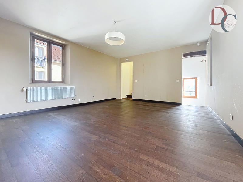 Maison - 90 m² - 5 pièces