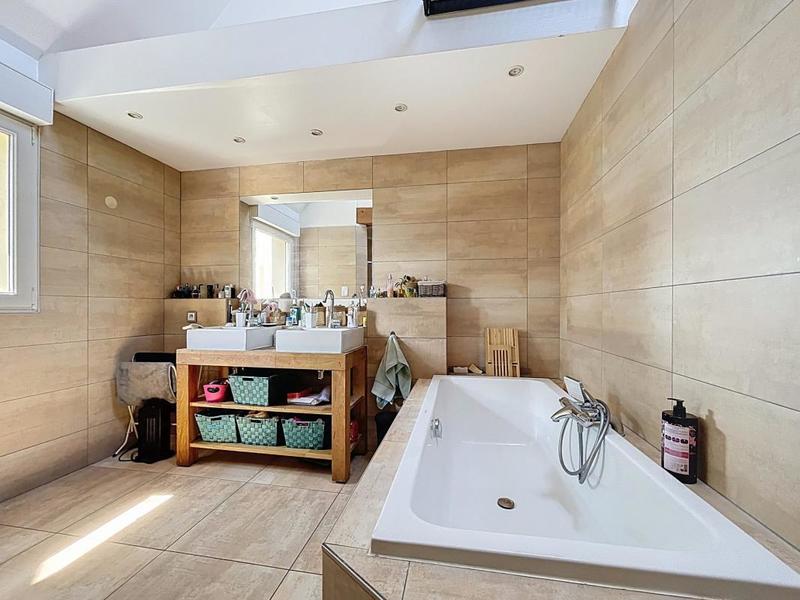 Maison - 167 m² - 5 pièces