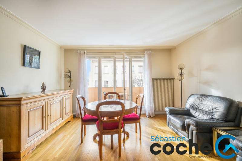 Appartement - 92 m² - 4 pièces