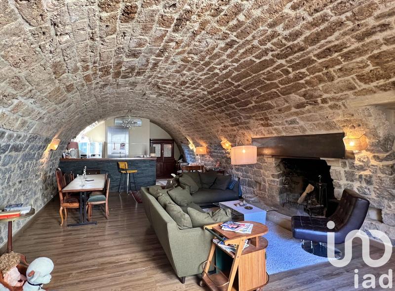 Maison - 246 m² - 8 pièces