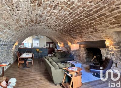 Maison - 246 m² - 8 pièces