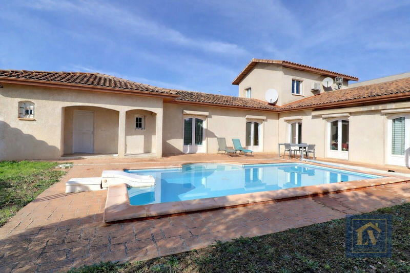 Villa - 184 m² - 6 pièces