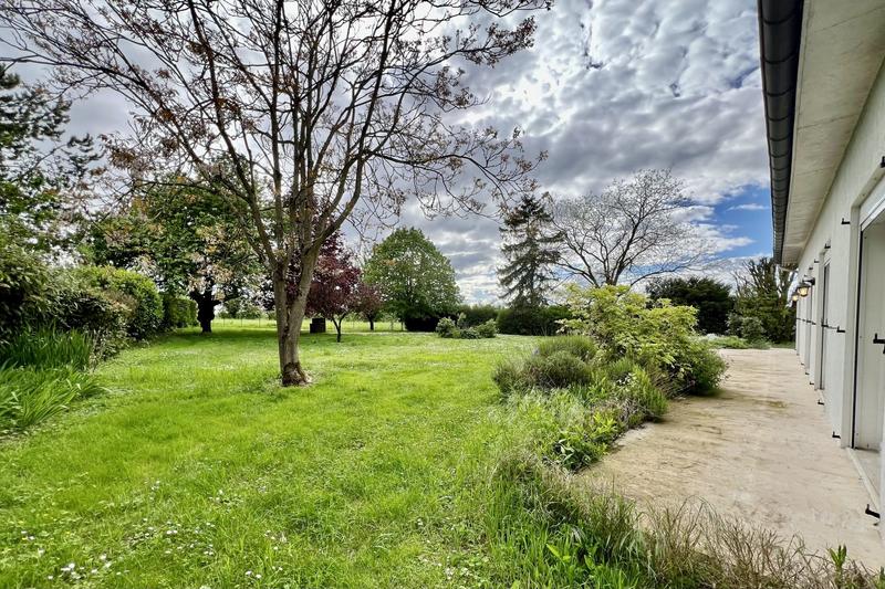 Maison - 240 m² - 10 pièces