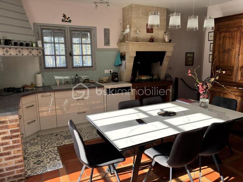 Maison traditionnelle - 145 m² - 8 pièces