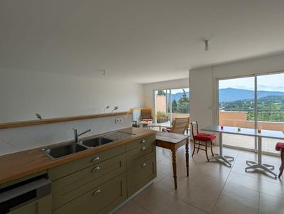 Appartement - 104 m² - 4 pièces