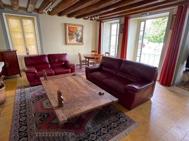 Propriété - 203 m² - 9 pièces