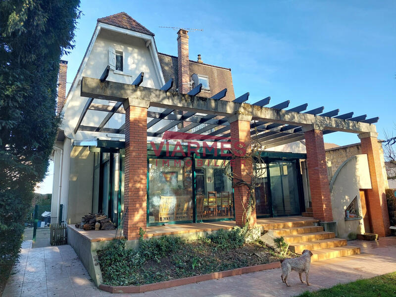 Maison - 195 m² - 8 pièces