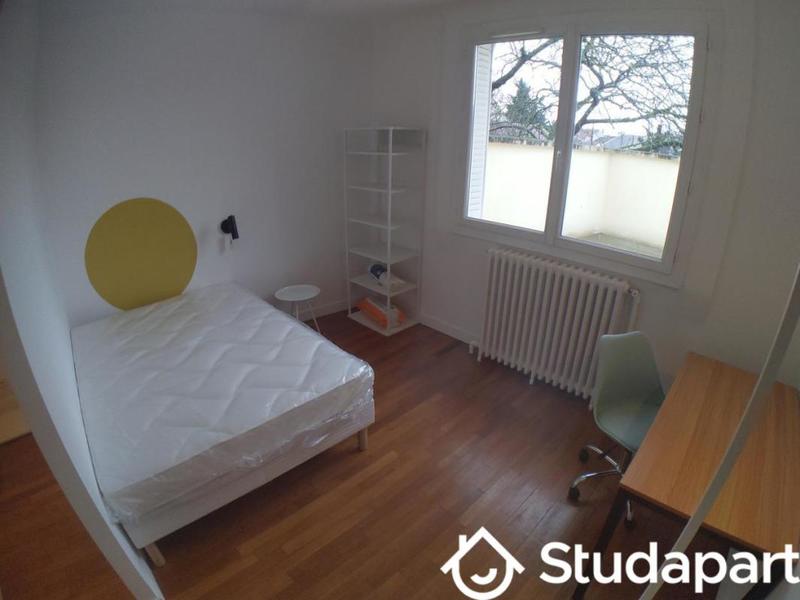 Chambre - 11 m² - 1 pièce