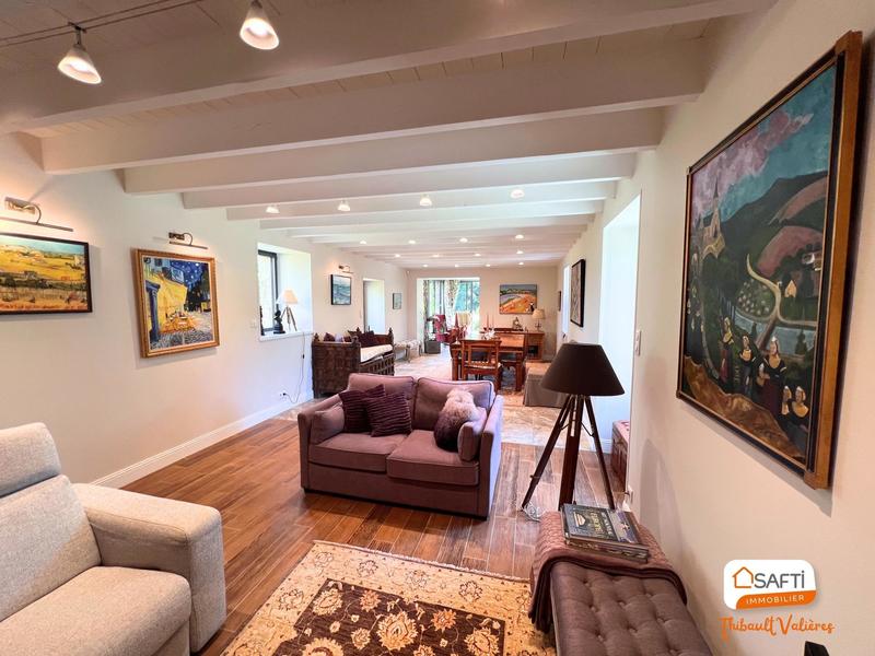 Maison - 307 m² - 12 pièces